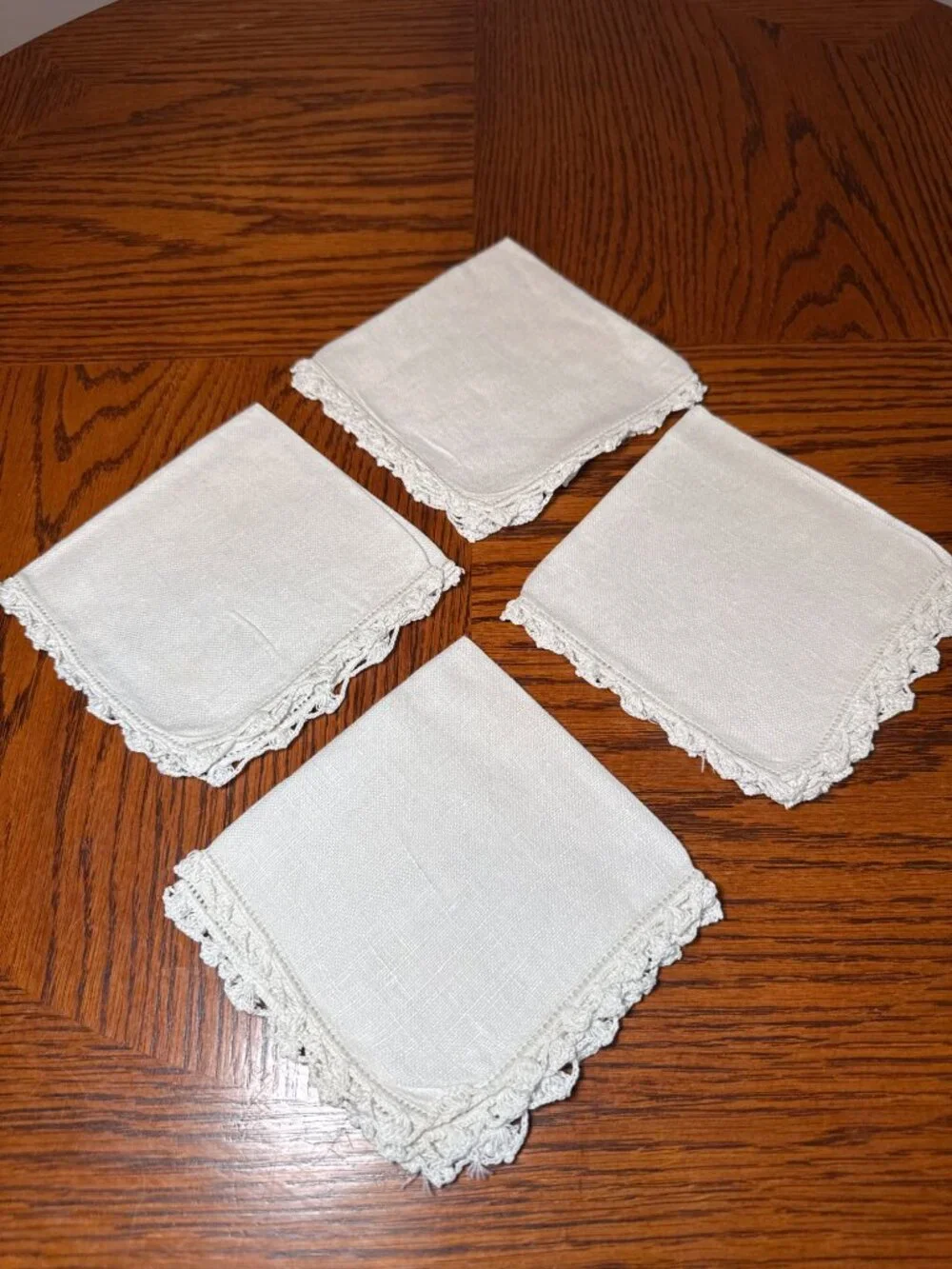 Vintage Square Tablecloth with 4 Napkins Set Embroidered with Flowers